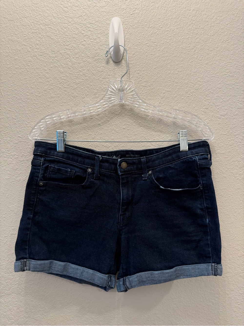 Mossimo Women’s Dark Wash Mid-Rise Denim Shorts – Size 10/30